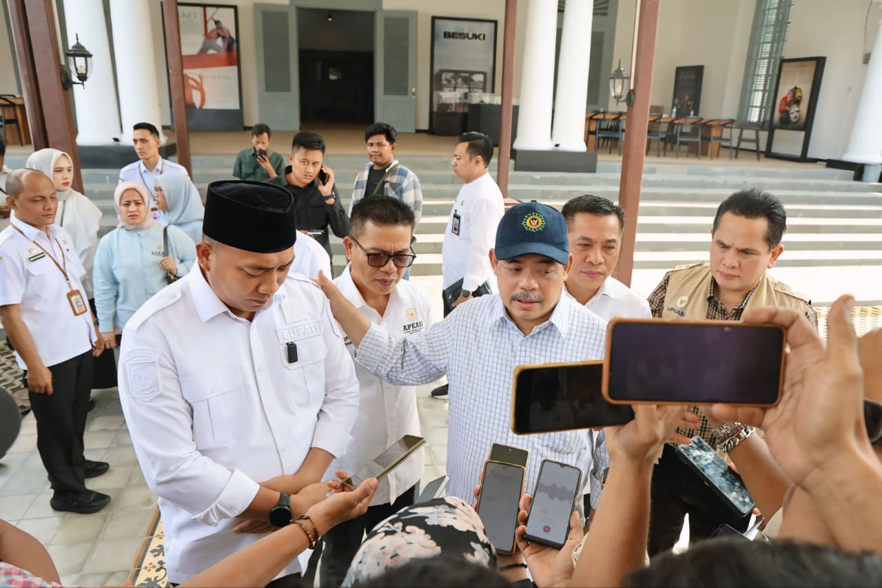 Perkuat Solidaritas Antar Daerah, APKASI Salurkan Bantuan Bencana ke Situbondo